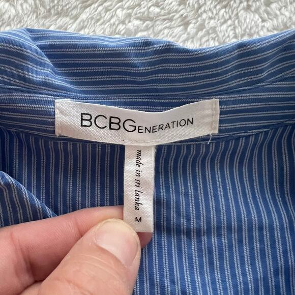 BCBGeneration Women’s Blue White Pin Striped Ruffle Cold Shoulder Top Shirt Sz L - Picture 7 of 8